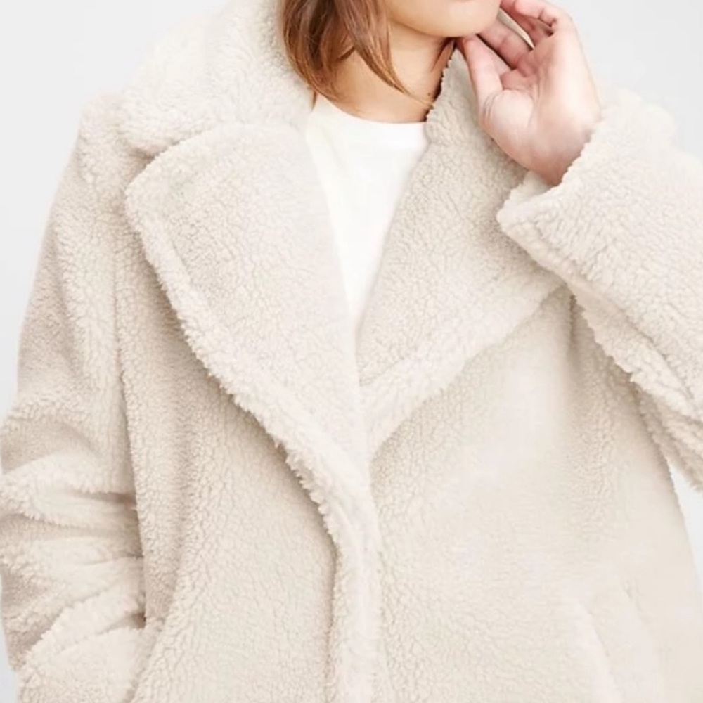 GAP White Sherpa Jacket Size XS